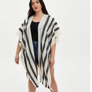 Torrid Black & White Arrow Stripe Ruana Boho